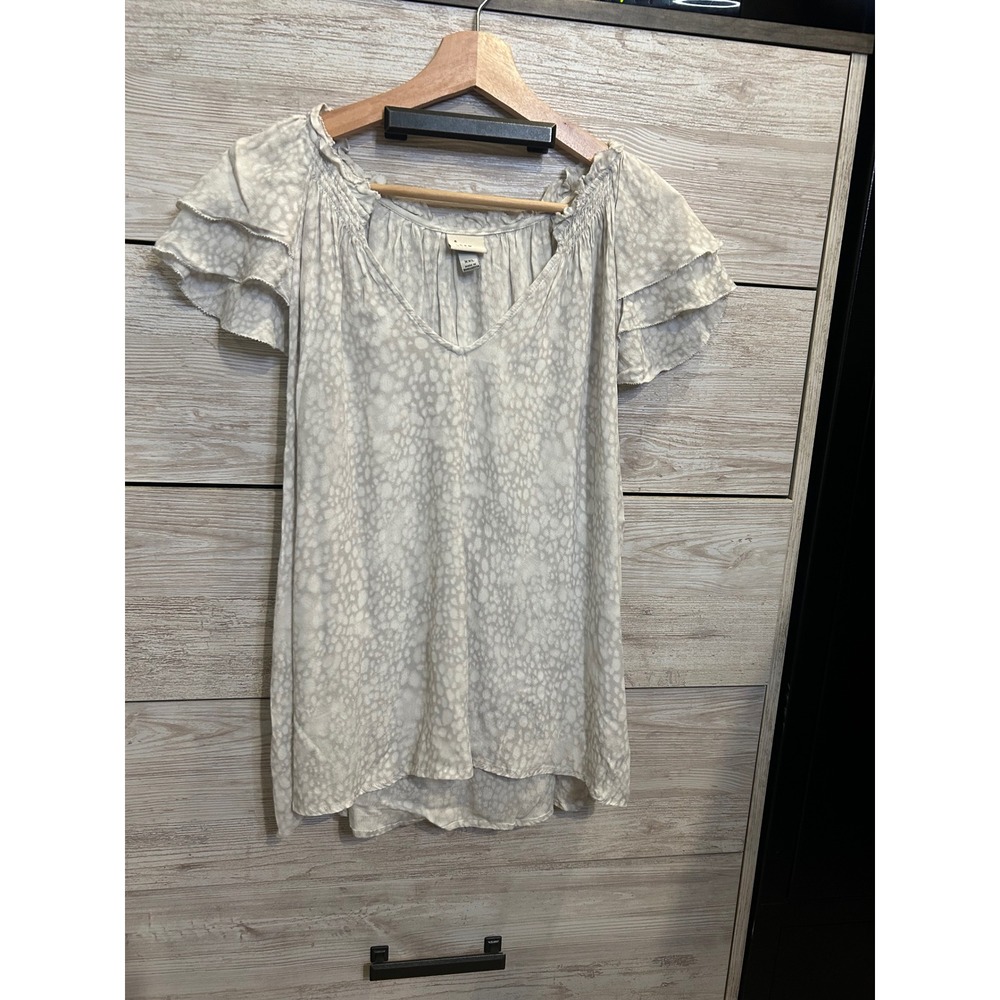 A New Day Gray White Animal Print Ruffle Sleeve V-Neck Blouse XXL
